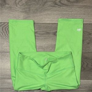 Capri ALO Yoga Lime Green Leggings